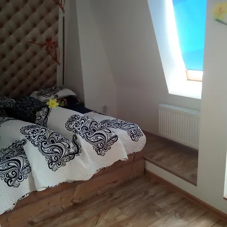 Kır Evi Mia *